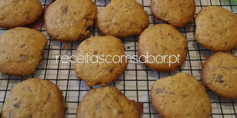 Cookies de chocolate com farinha de aveia