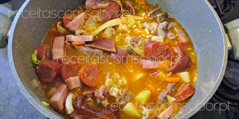 Orelheira fumada com grão